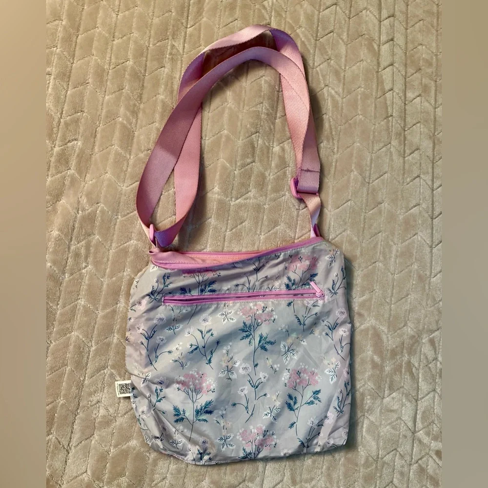 Vera Bradley Summer Pink Lighten Up Hipster Crossbody - Picture 3 of 9